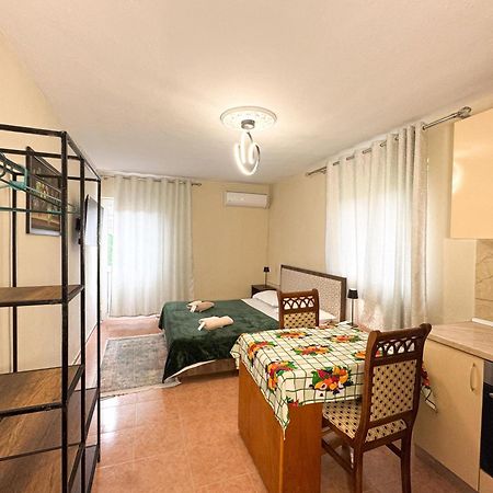 Shkodra Guest House & Trips Экстерьер фото