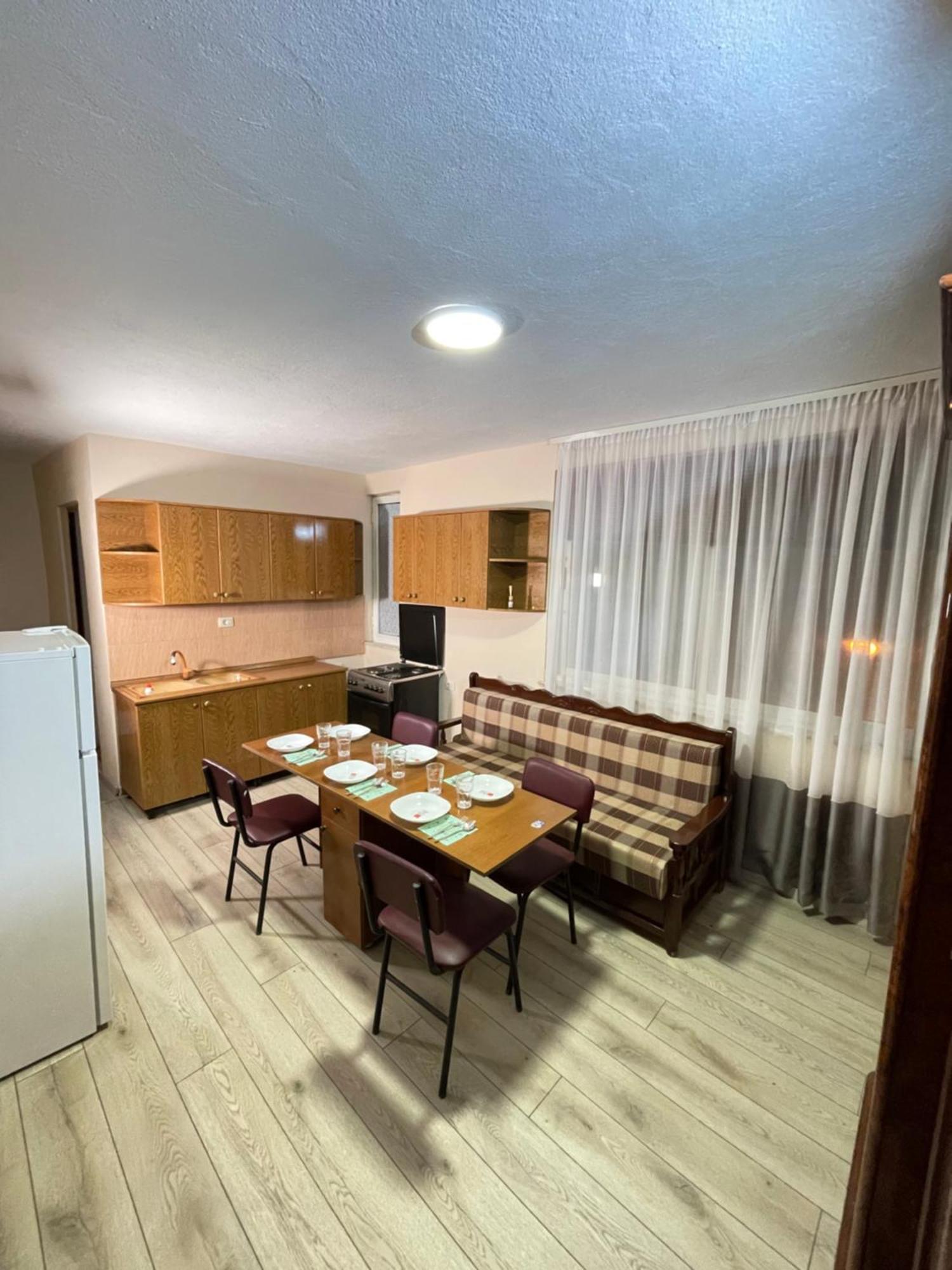 Shkodra Guest House & Trips Экстерьер фото