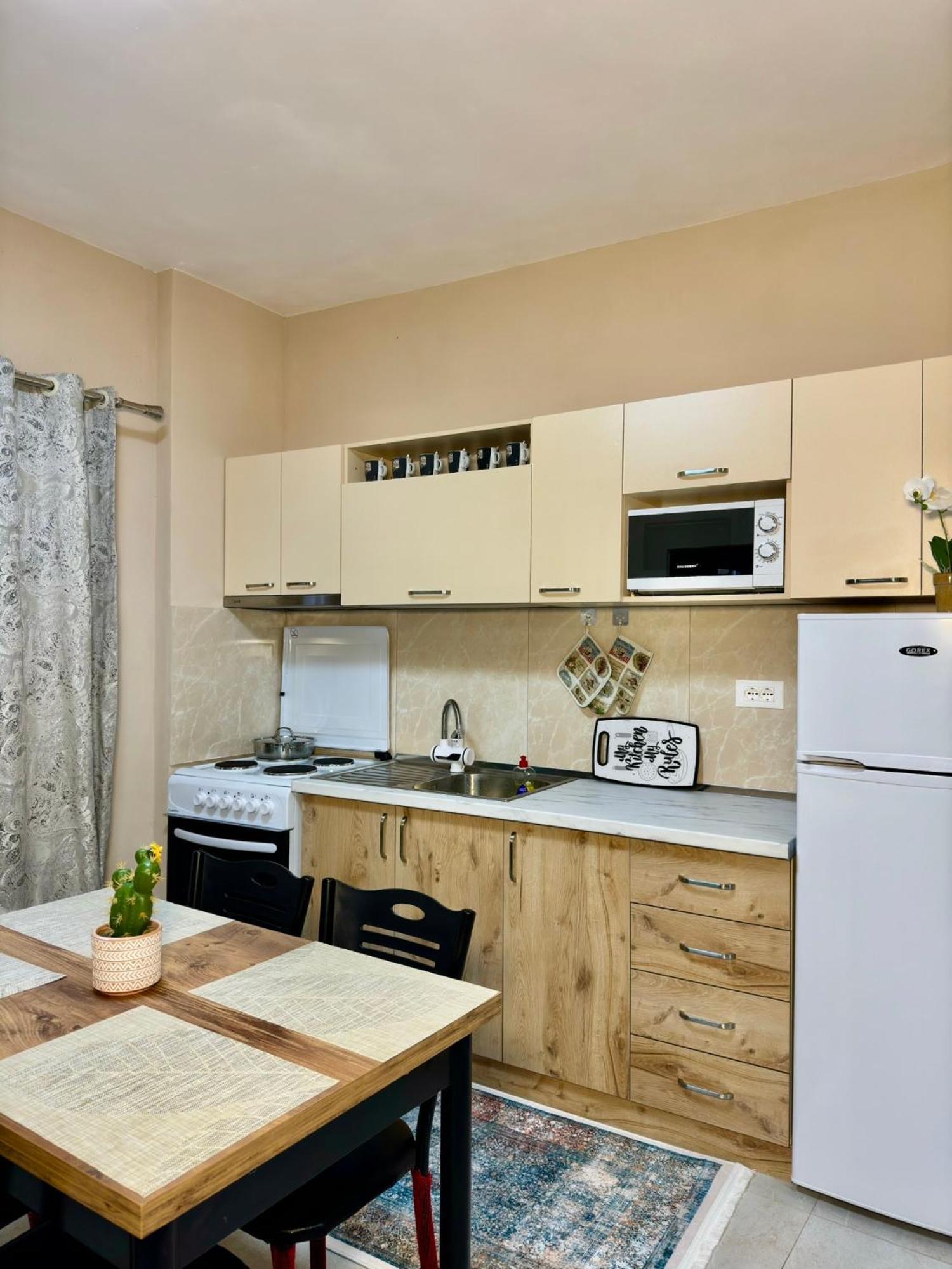 Shkodra Guest House & Trips Экстерьер фото