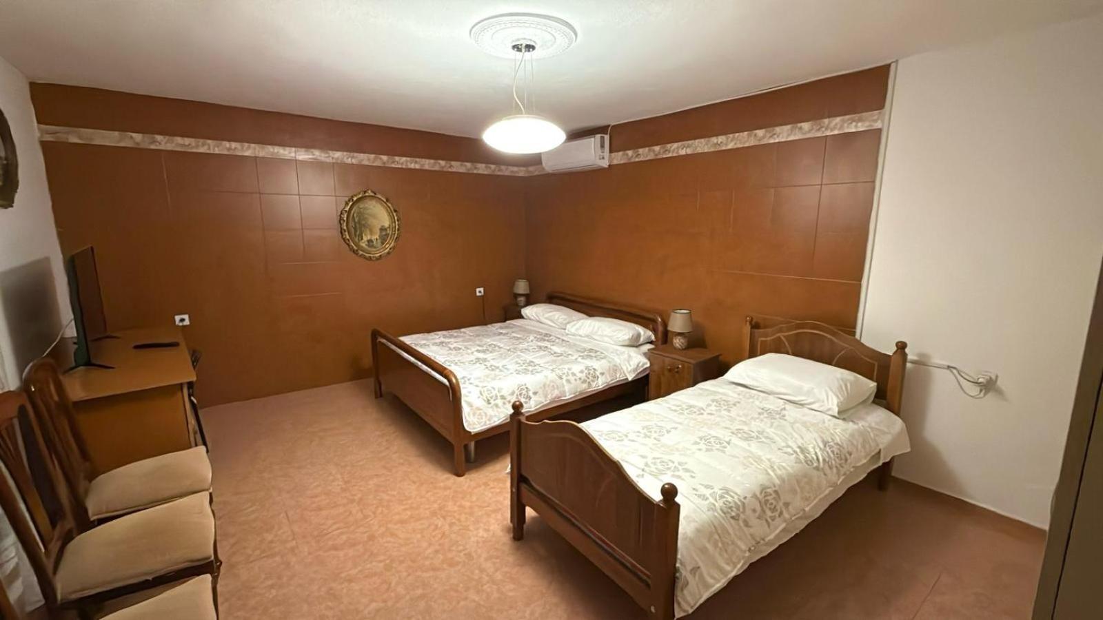 Shkodra Guest House & Trips Экстерьер фото