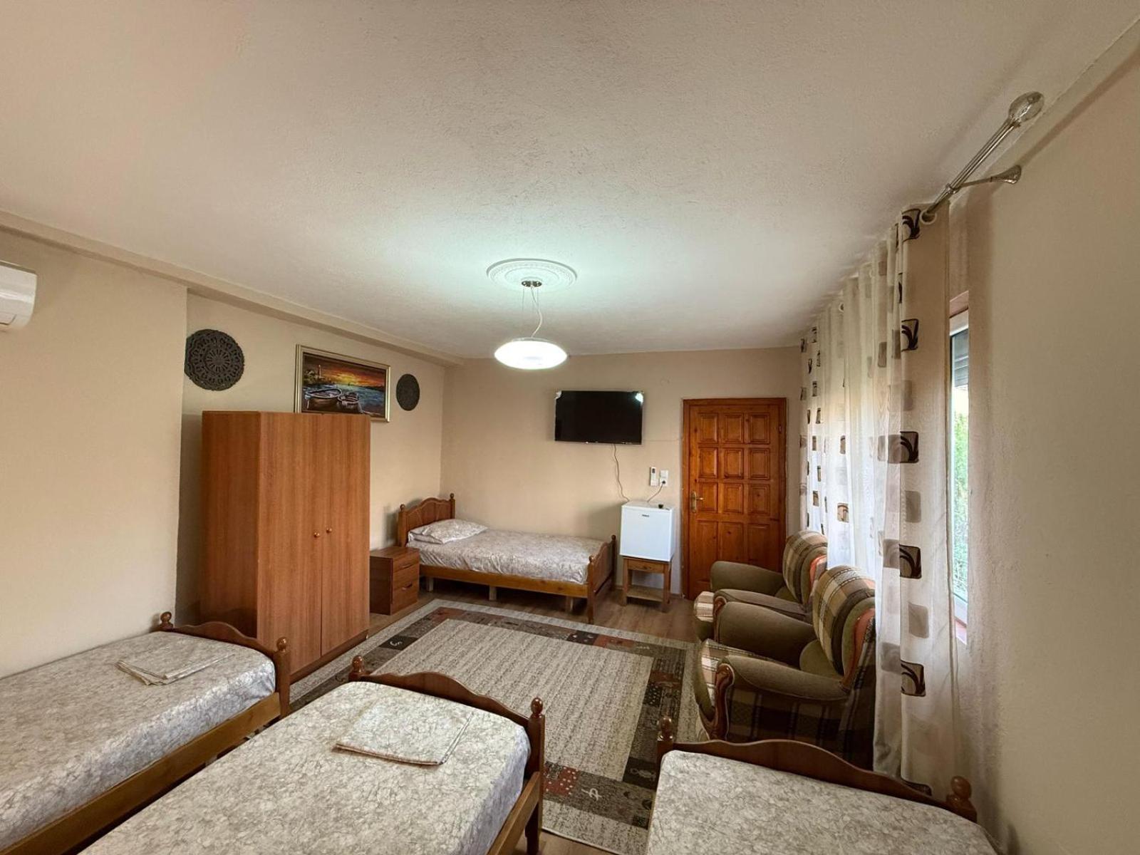 Shkodra Guest House & Trips Экстерьер фото