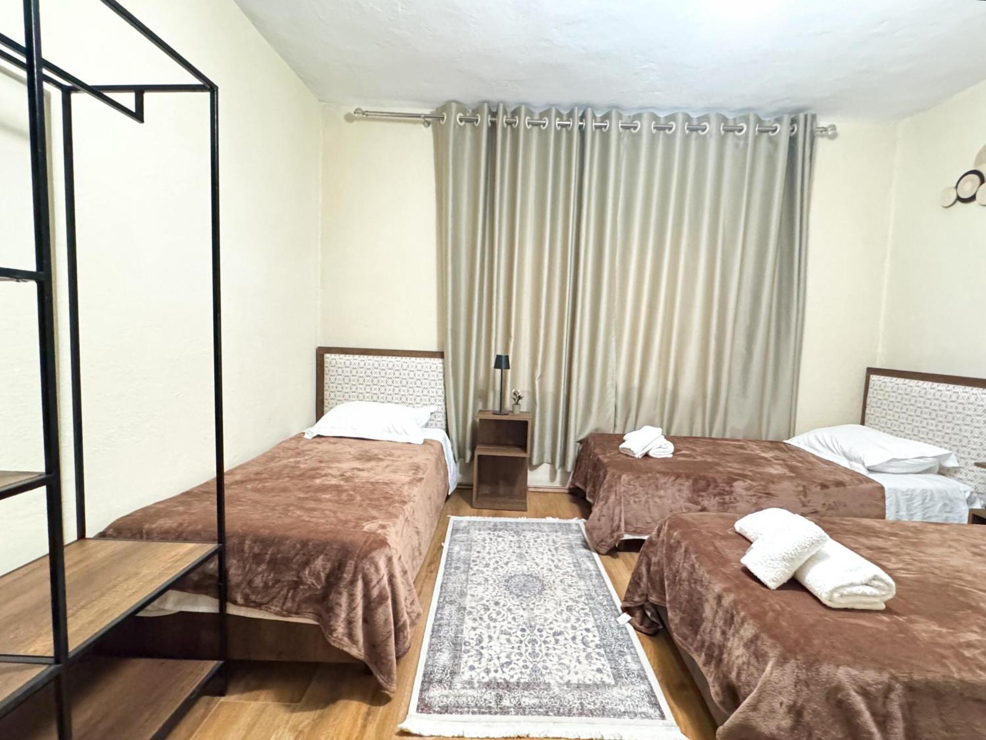 Shkodra Guest House & Trips Экстерьер фото